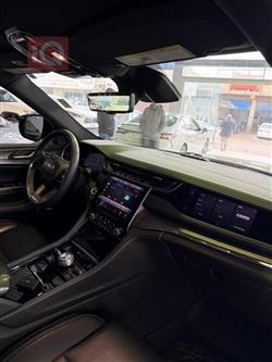 جیپ گراند شیرۆکی